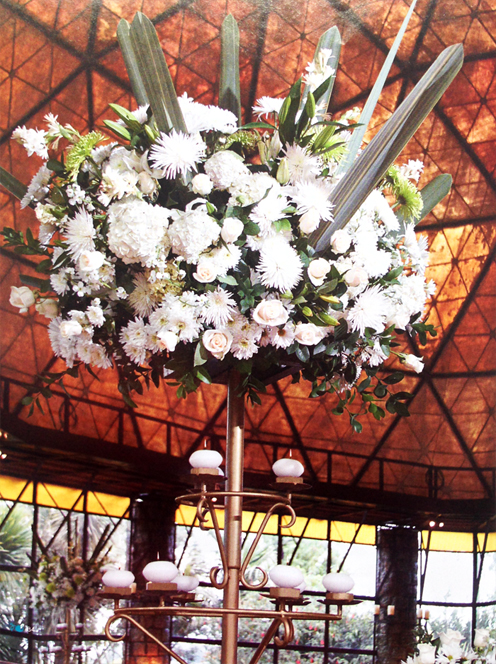 Arreglo-floral-bodas-hortensias-crisantemos-pompones
