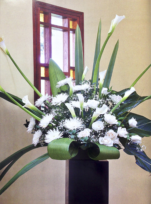 Decoracion-para-iglesia-en-tu-boda-con-rosas-detalle