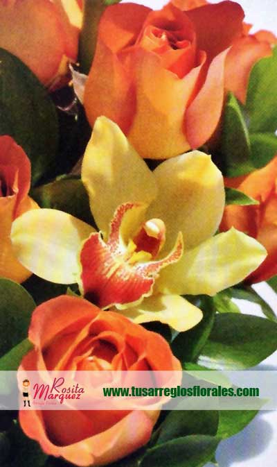 Orquideas-y-rosas-naranja