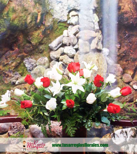 diseno-floral-lirios-rosas-matrimonios